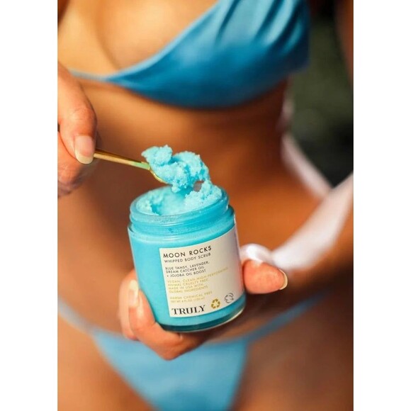 TRULY moon rocks pre shave scrub - Picture 3 of 4